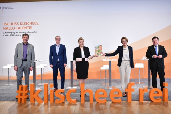 Gruppenbild der Tagungsteilnehmenden
